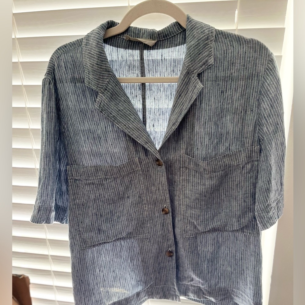Everlane Linen Workwear Shirt - Women’s S (Blue Pinstripe)